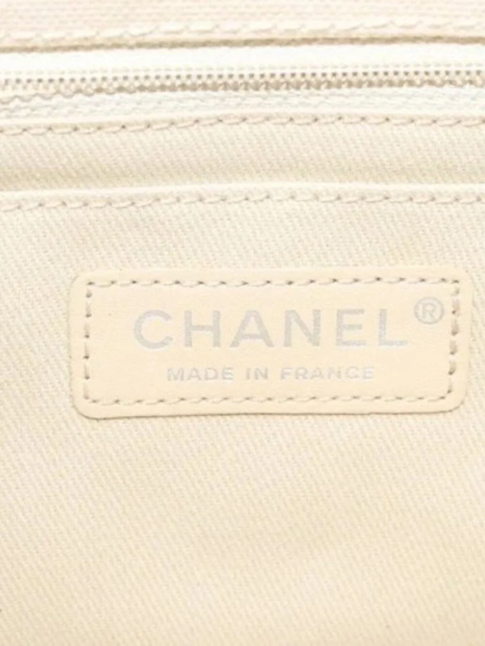 CHANEL Cruise Line Matelasse Clutch Bag Cream Silver CC Auth 118381